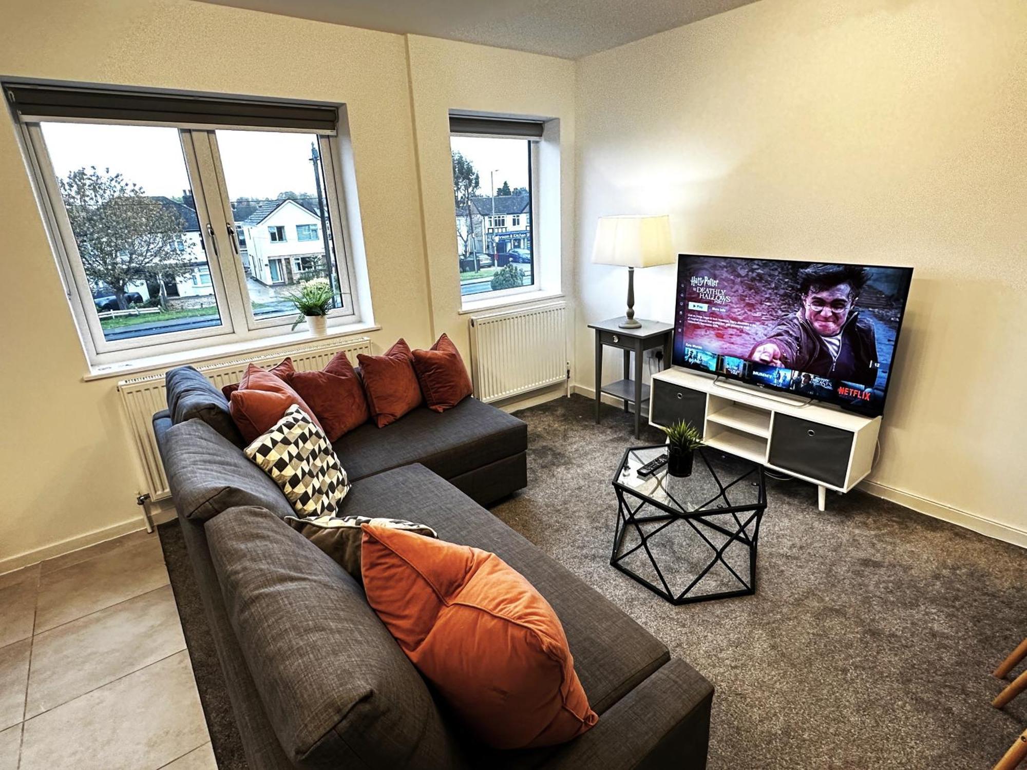 Walnut Flats: Cozy 2-Bedroom Near Oxford with Netflix & Parking Kidlington Exterior photo